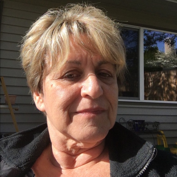 Meet your Posher, Lorraine - Picture 1 of 1